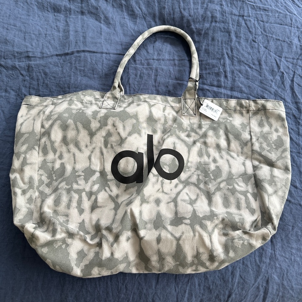Alo tote bag